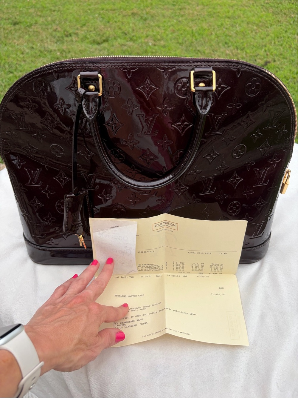 Louis Vuitton Vernis Alma MM in Dark Brown Patent